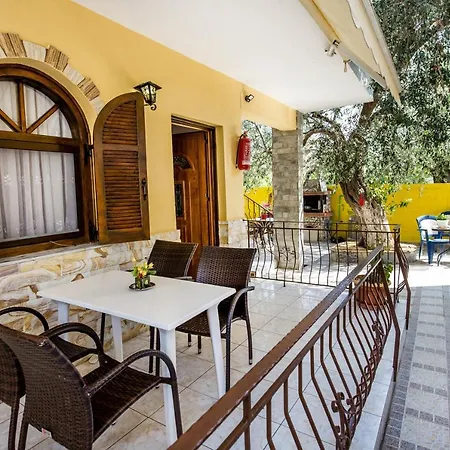 아파트 Laskarina Onar *