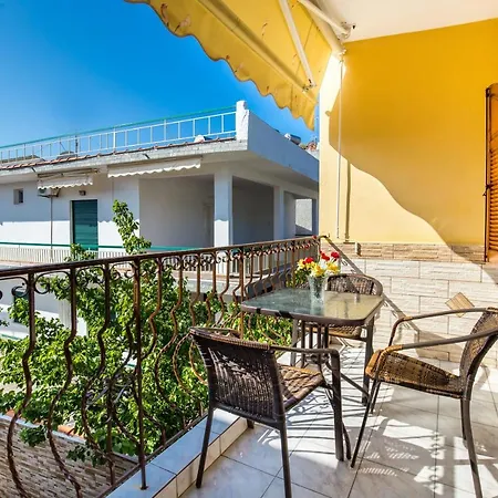 Laskarina Onar 아파트 *