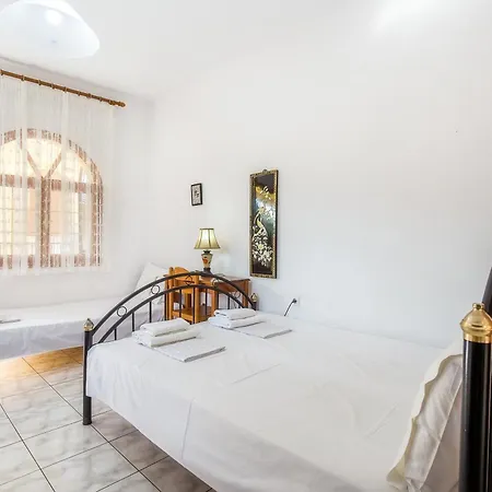 아파트 Laskarina Onar